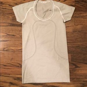 Lululemon Women’s Swiftly Tech Short Sleeve Top